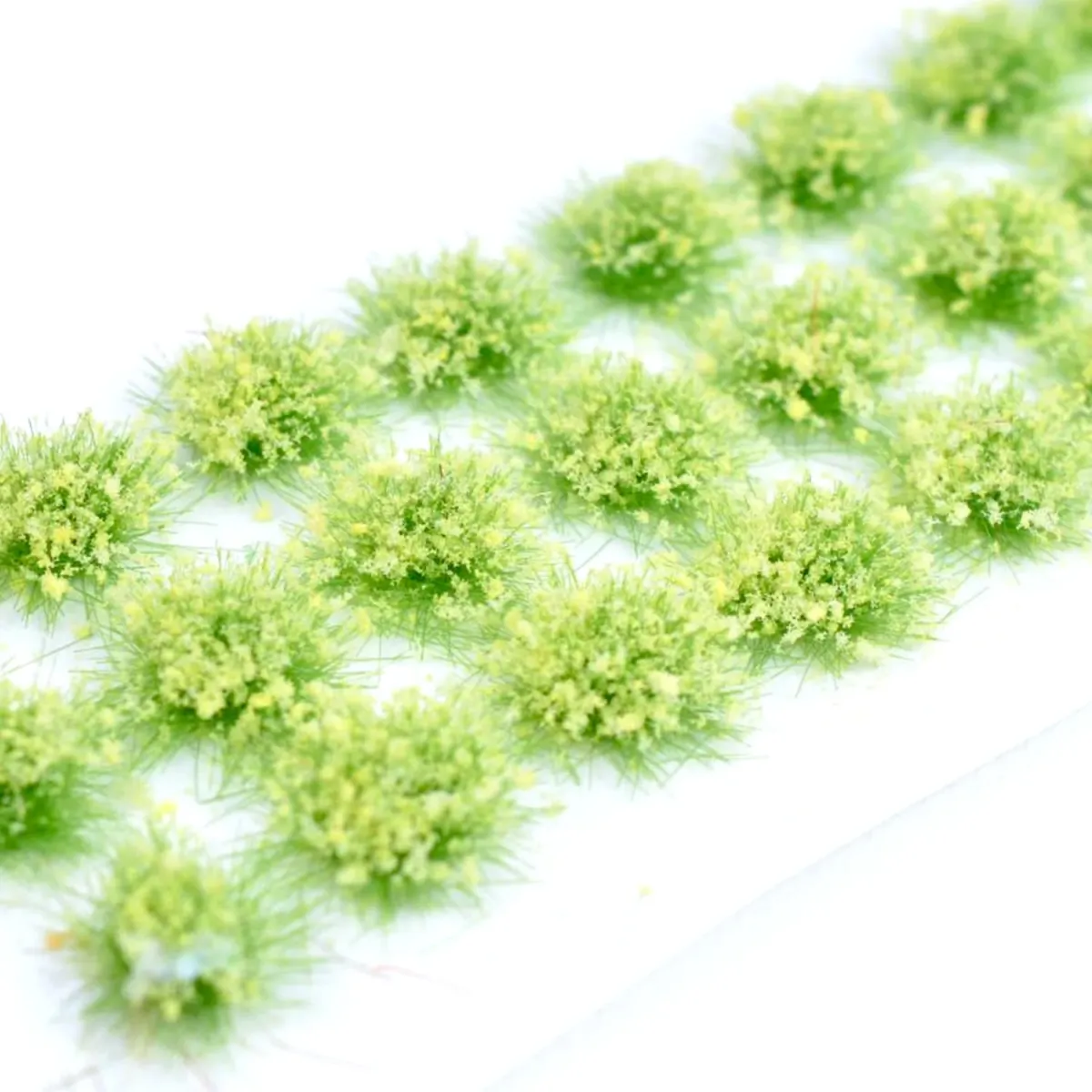 Klassische Grasbüschel 4–6 mm - Zitronenflor - realistische Standard-Vegetation für Modellbau und Tabletop Gelände