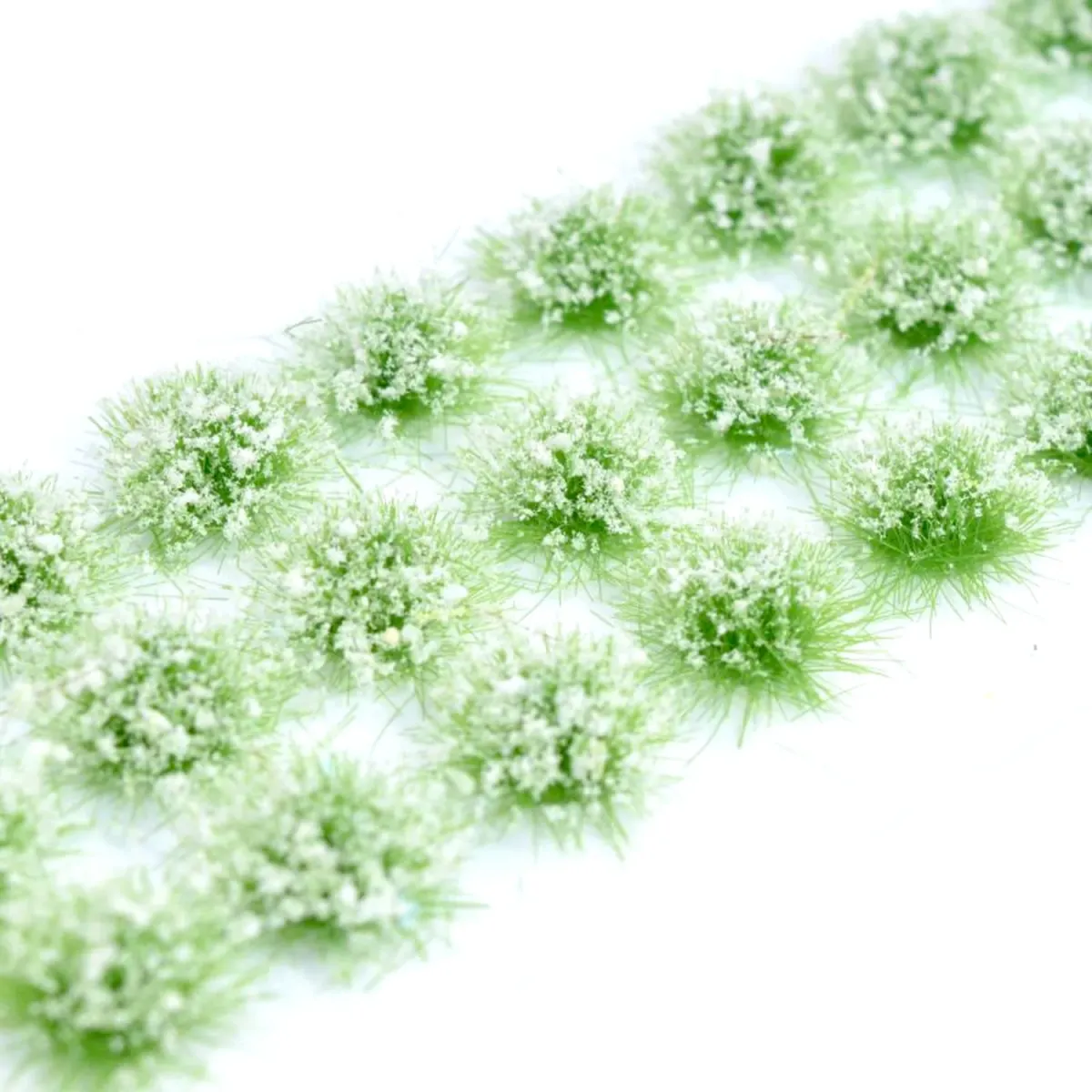 Klassische Grasbüschel 4–6 mm - Alpenweiß - realistische Standard-Vegetation für Modellbau und Tabletop Gelände