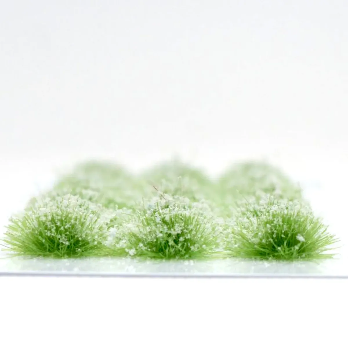 Klassische Grasbüschel 4–6 mm - Alpenweiß - realistische Standard-Vegetation für Modellbau und Tabletop Gelände