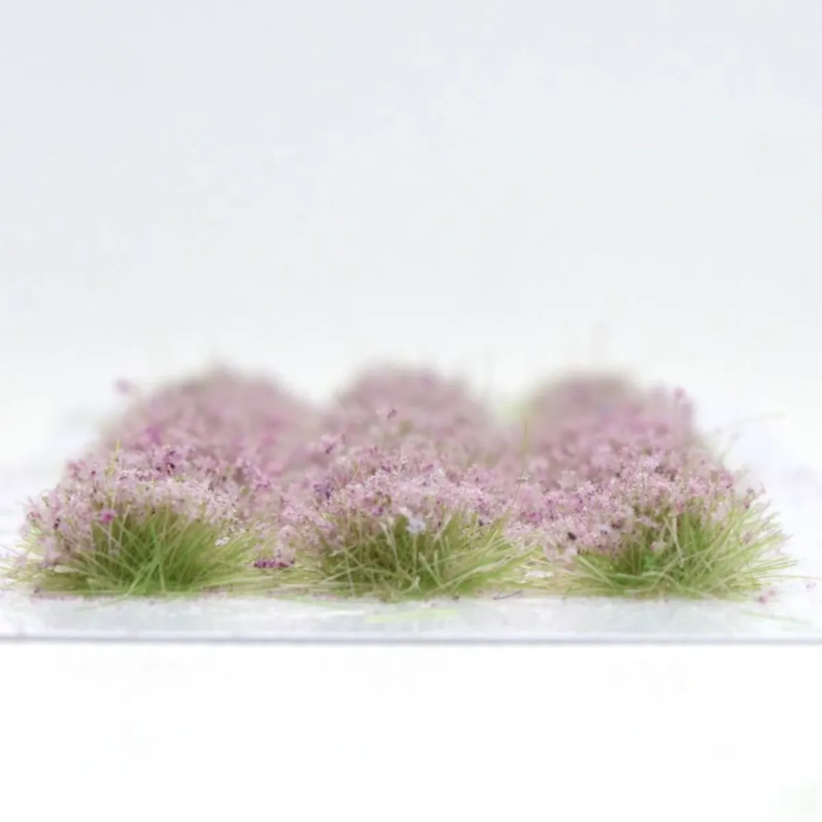 Klassische Grasbüschel 4–6 mm - Bordeauxflor - realistische Standard-Vegetation für Modellbau und Tabletop Gelände