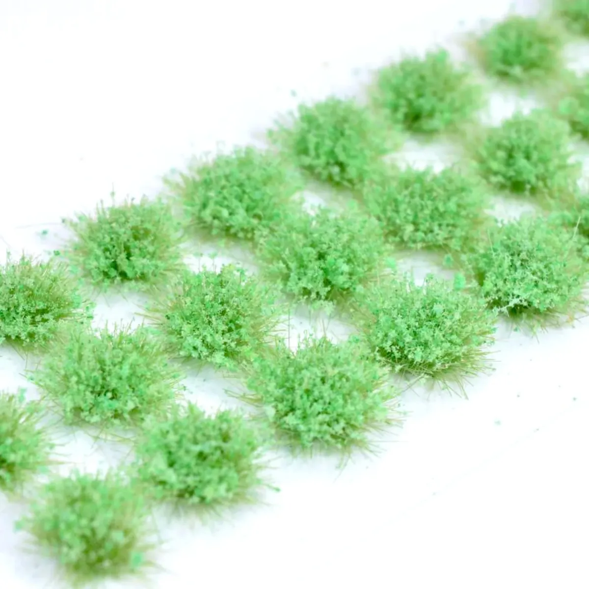 Klassische Grasbüschel 4–6 mm - Laubgrün - realistische Standard-Vegetation für Modellbau und Tabletop Gelände