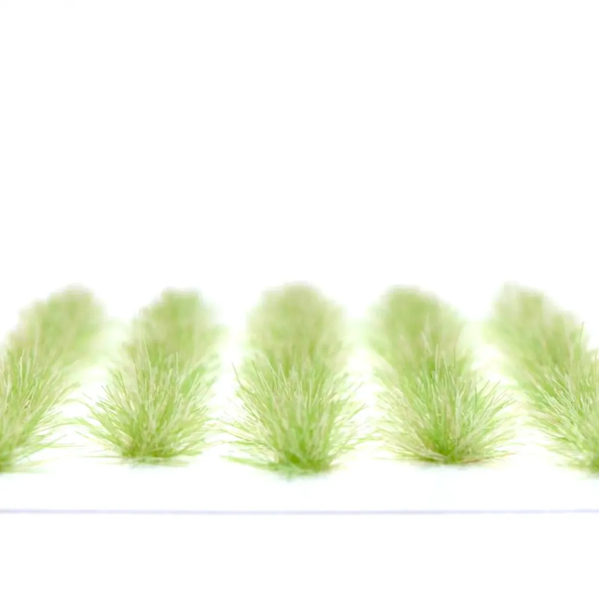 Feine Grasbüschel 2–4 mm – Wildgras No.2 - niedrige Miniatur Vegetation für Diorama, Tabletop und Modelleisenbahn