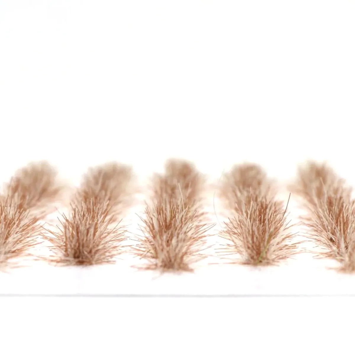 Feine Grasbüschel 2–4 mm – Wildgras No.8 - niedrige Miniatur Vegetation für Diorama, Tabletop und Modelleisenbahn