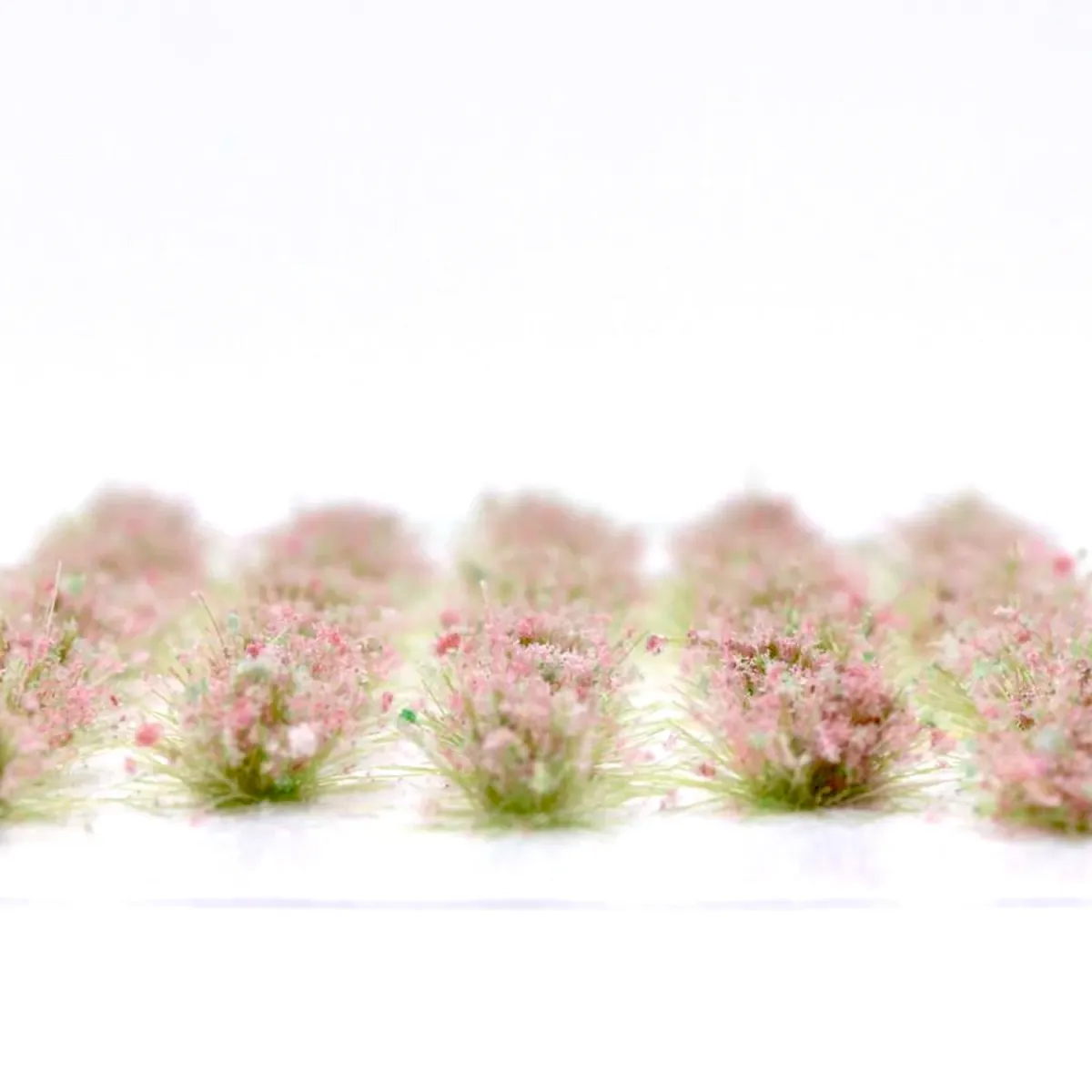 Feine Grasbüschel 2–4 mm - Wildmohn - niedrige Miniatur Vegetation für Diorama, Tabletop und Modelleisenbahn